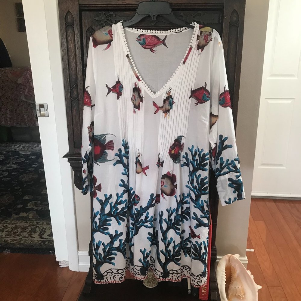 WHITE-RED-BLUE WHIMISCAL BEACH COVERUP SIZE  LARGE